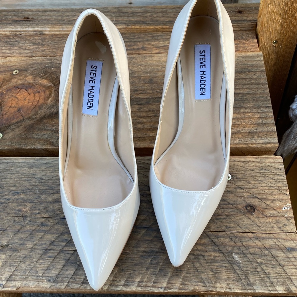Beige Steve Madden heels size 8